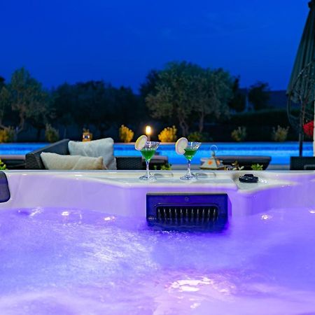 Villa Lorema-Pet Friendly On 5000 Sqm Garden,Pool, Jacuzzi, Billiard&Ps5 Свети-Филип-и-Яков Экстерьер фото