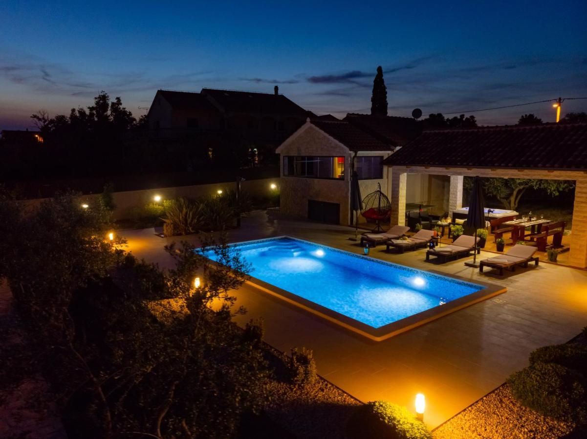 Villa Lorema-Pet Friendly On 5000 Sqm Garden,Pool, Jacuzzi, Billiard&Ps5 Свети-Филип-и-Яков Экстерьер фото