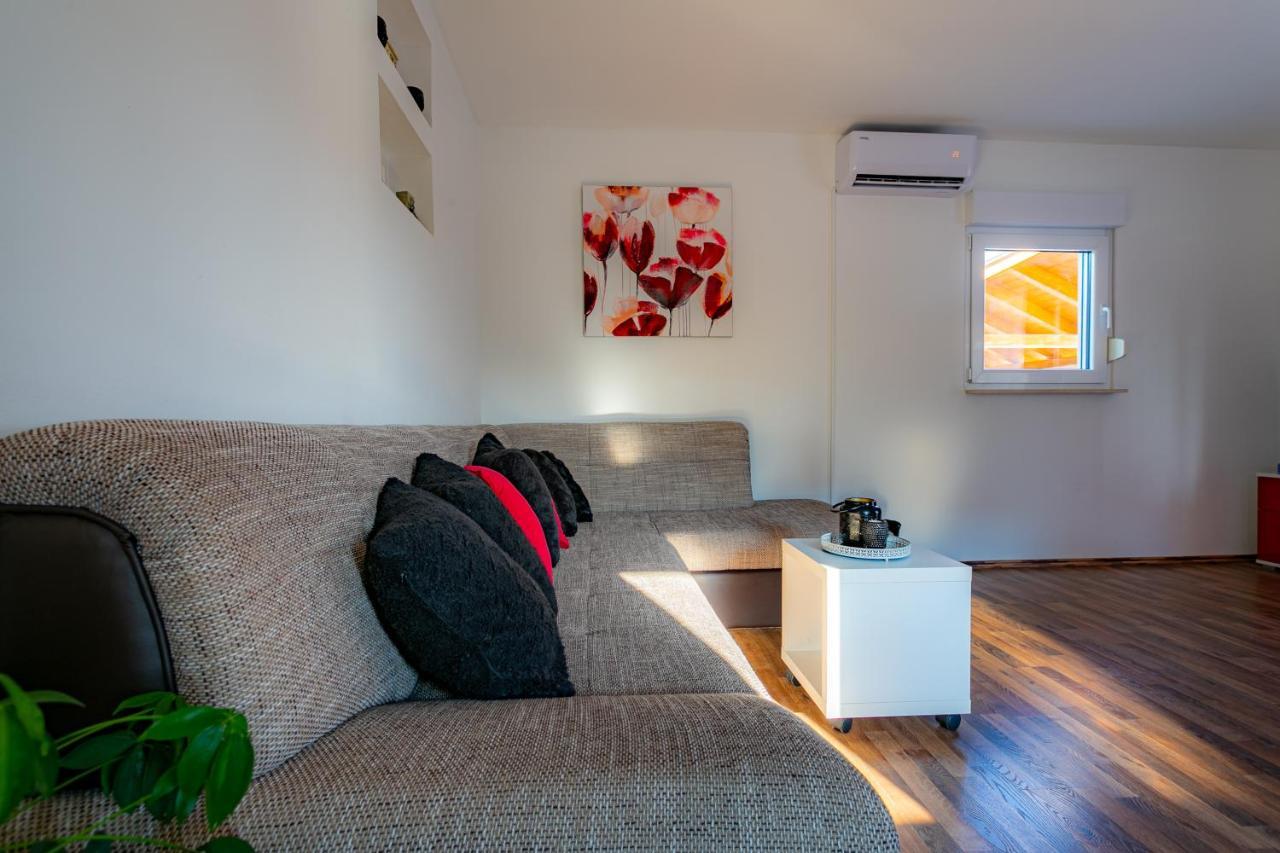 Villa Lorema-Pet Friendly On 5000 Sqm Garden,Pool, Jacuzzi, Billiard&Ps5 Свети-Филип-и-Яков Экстерьер фото