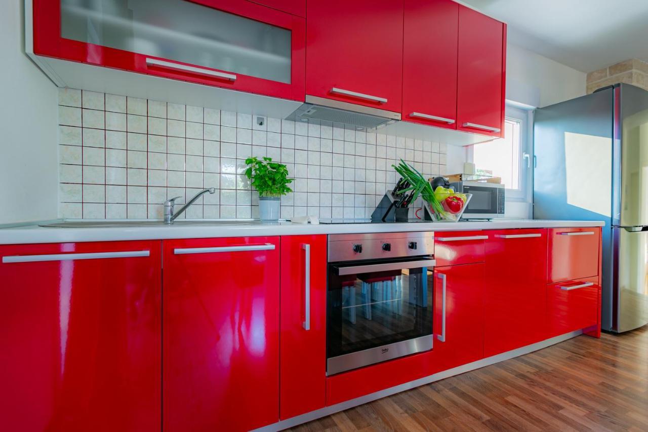 Villa Lorema-Pet Friendly On 5000 Sqm Garden,Pool, Jacuzzi, Billiard&Ps5 Свети-Филип-и-Яков Экстерьер фото