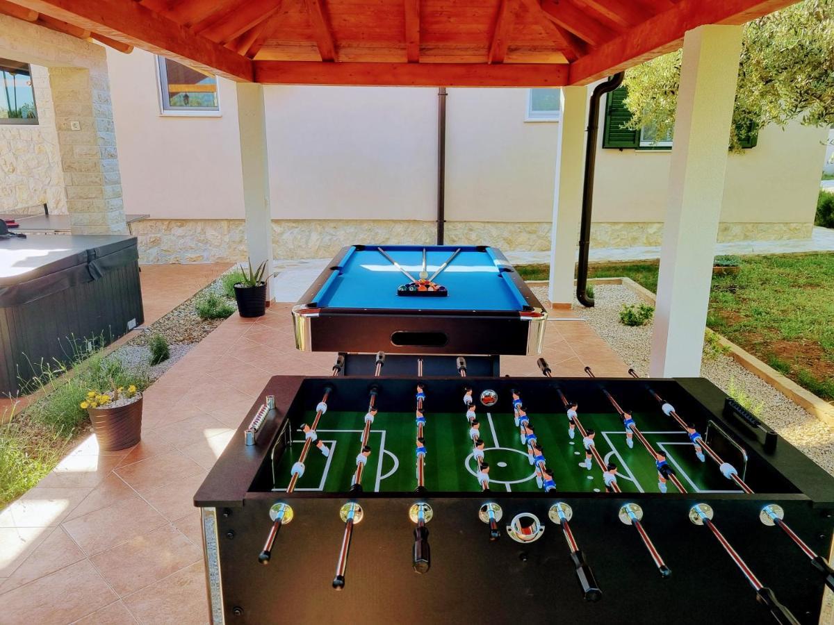 Villa Lorema-Pet Friendly On 5000 Sqm Garden,Pool, Jacuzzi, Billiard&Ps5 Свети-Филип-и-Яков Экстерьер фото