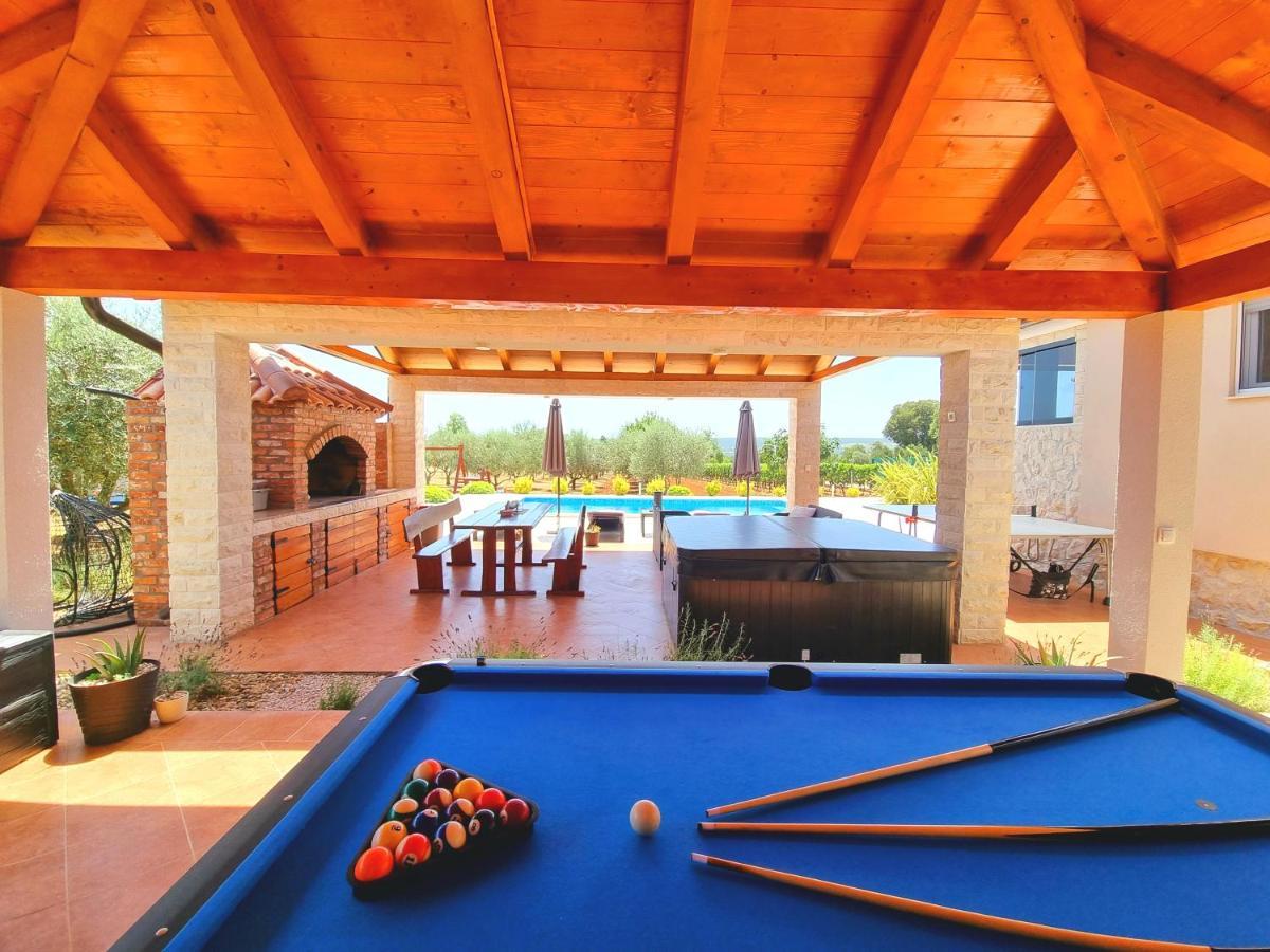 Villa Lorema-Pet Friendly On 5000 Sqm Garden,Pool, Jacuzzi, Billiard&Ps5 Свети-Филип-и-Яков Экстерьер фото